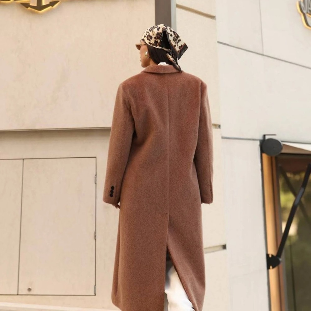 Old Money Coat - Picture 8 of 12